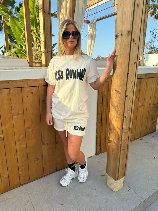 Miss Runway Bubble Oversized Tee Cream/Black