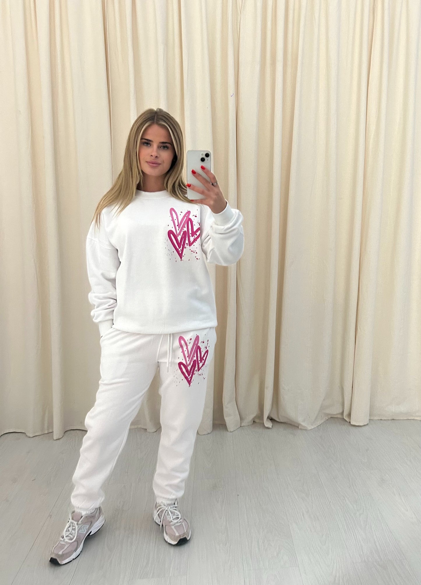 Miss Runway Pink Heart Graffiti Sweatshirt Tracksuit White