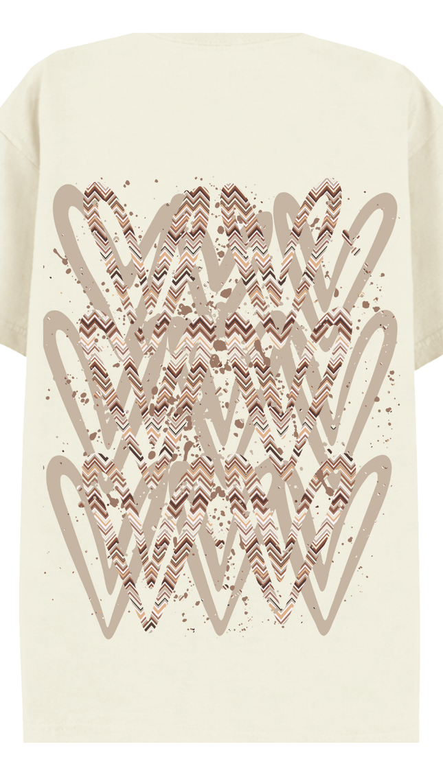 Beige Zig Zag graffiti heart T-shirt with spray paint effect print – women's T-shirt by Miss Runway