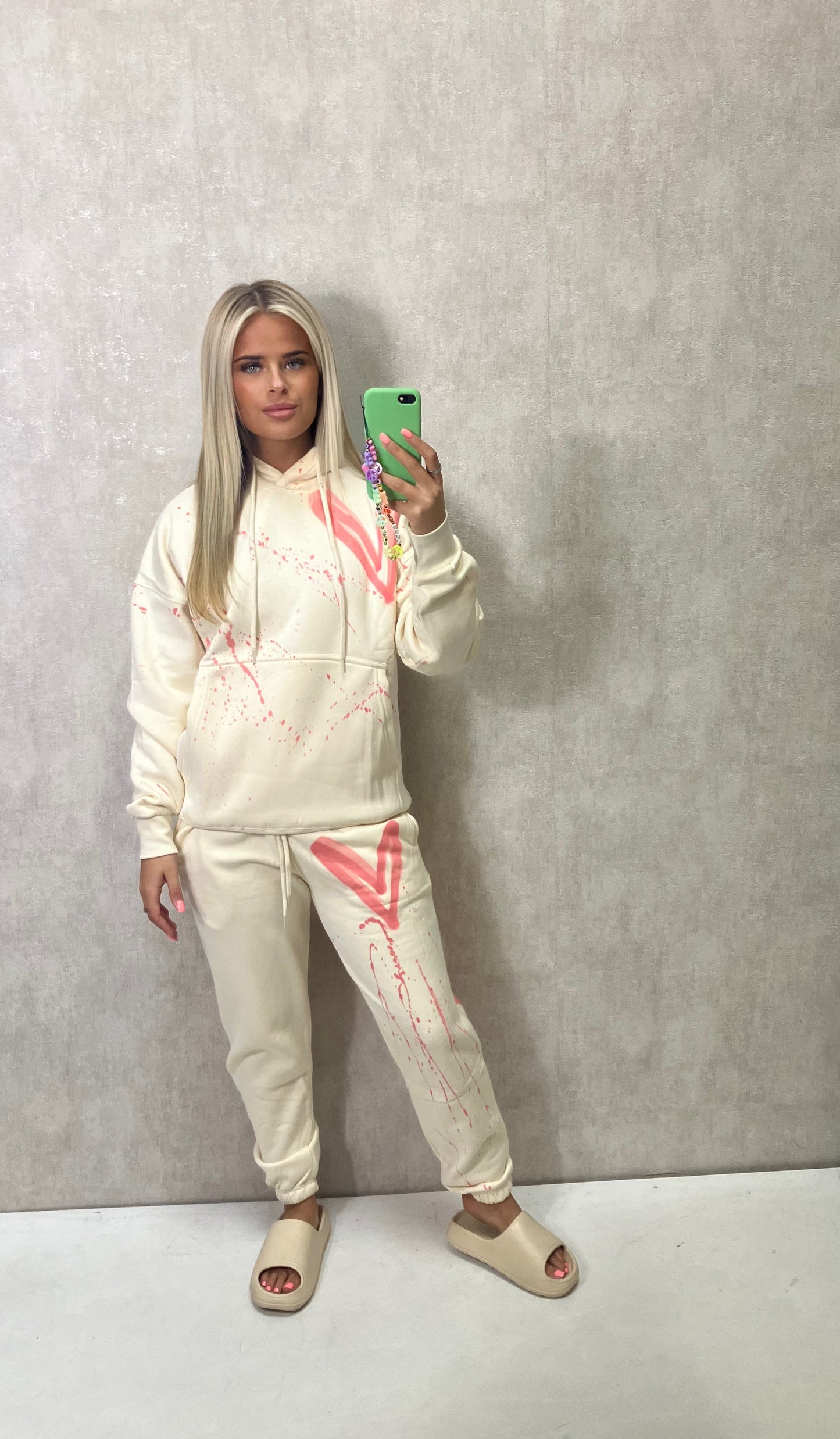 Coral Heart Sprayed Cream Hooded Tracksuit