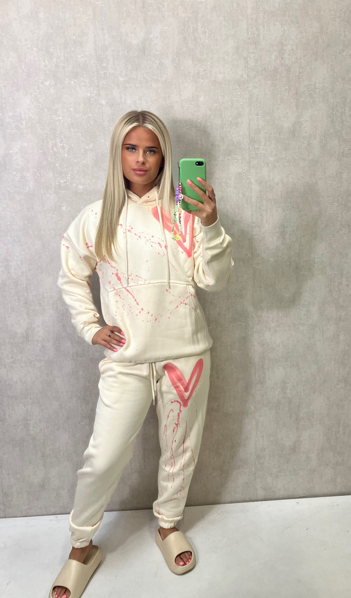 Coral Heart Sprayed Cream Hooded Tracksuit