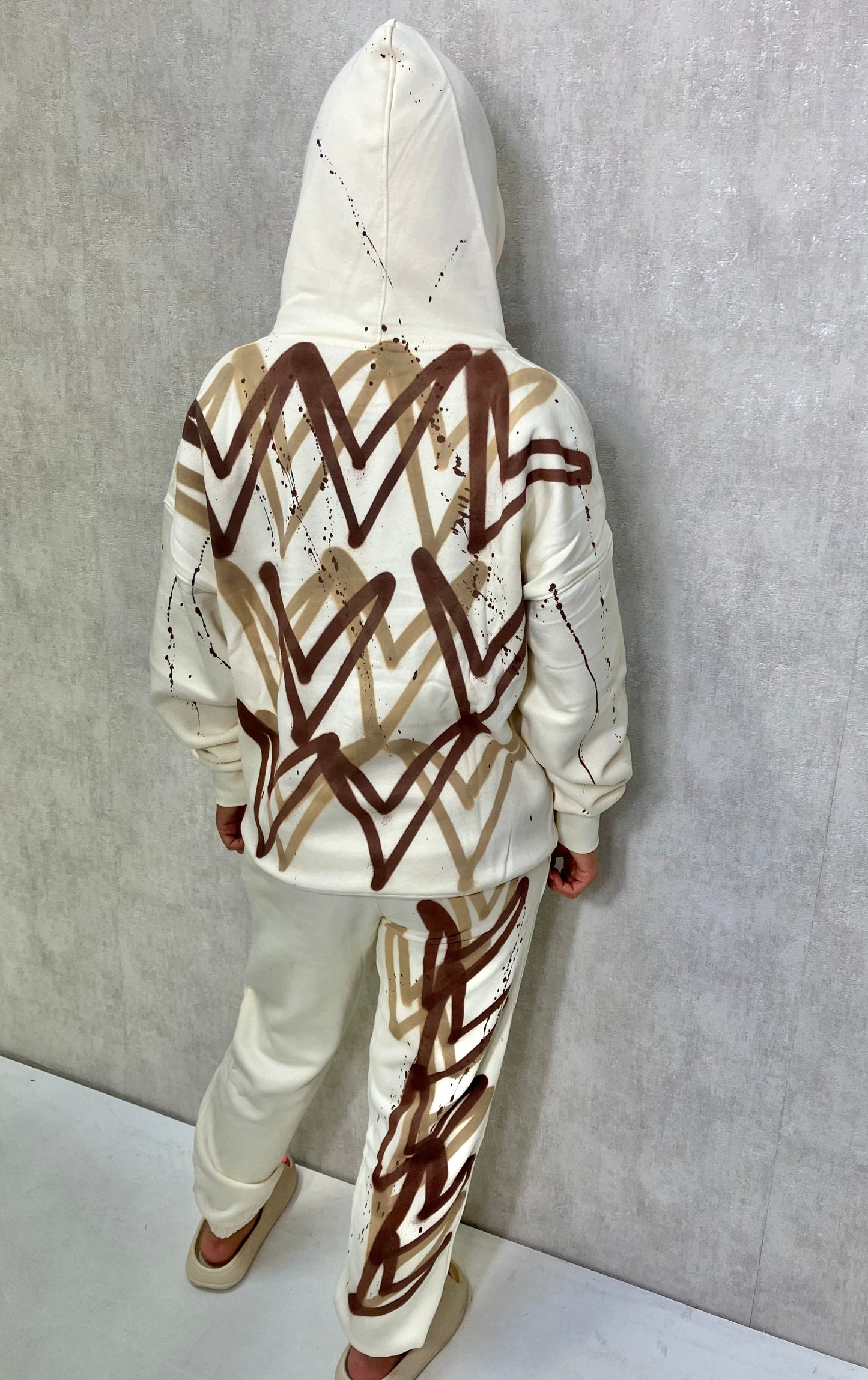 Brown Heart Sprayed Cream Hooded Tracksuit