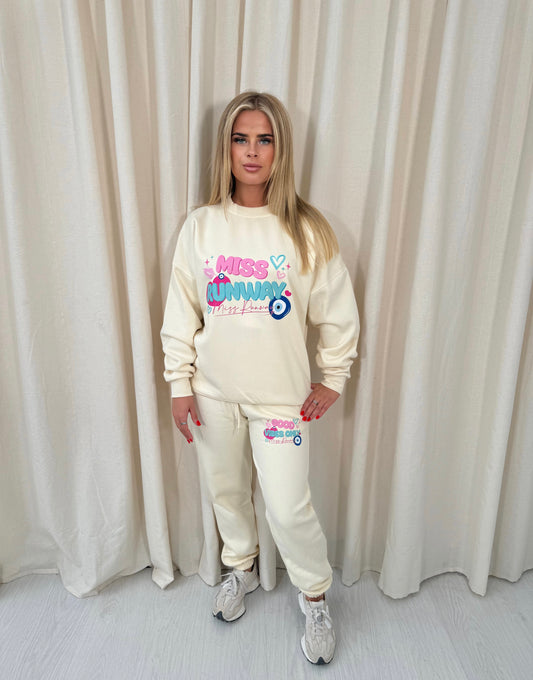 Miss Runway Good Vibes Only Oversized Sweatshirt Tracksuit Cream