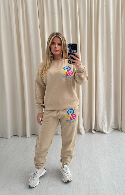 XOXO Graffiti Sweatshirt Tracksuit Beige