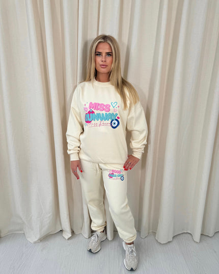 Miss Runway Sweatshirt Tracksuit Cream