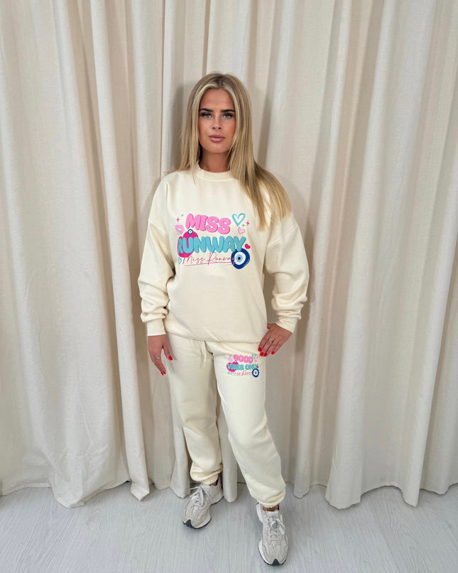 Miss Runway Sweatshirt Tracksuit Cream