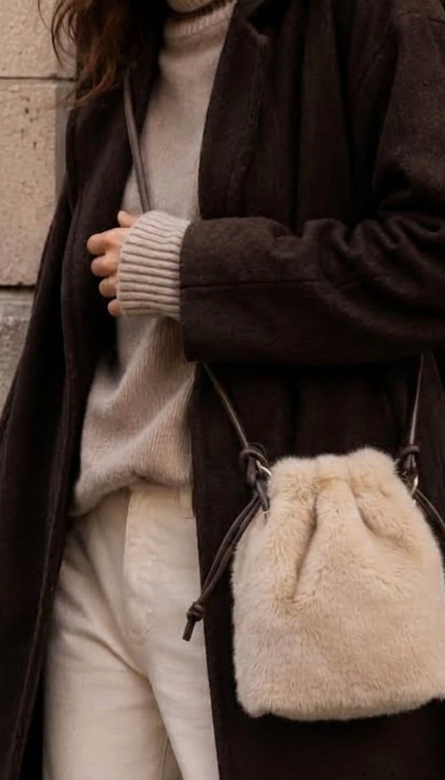 Faux Fur Crossbody Cream – women's bag by Miss Runway