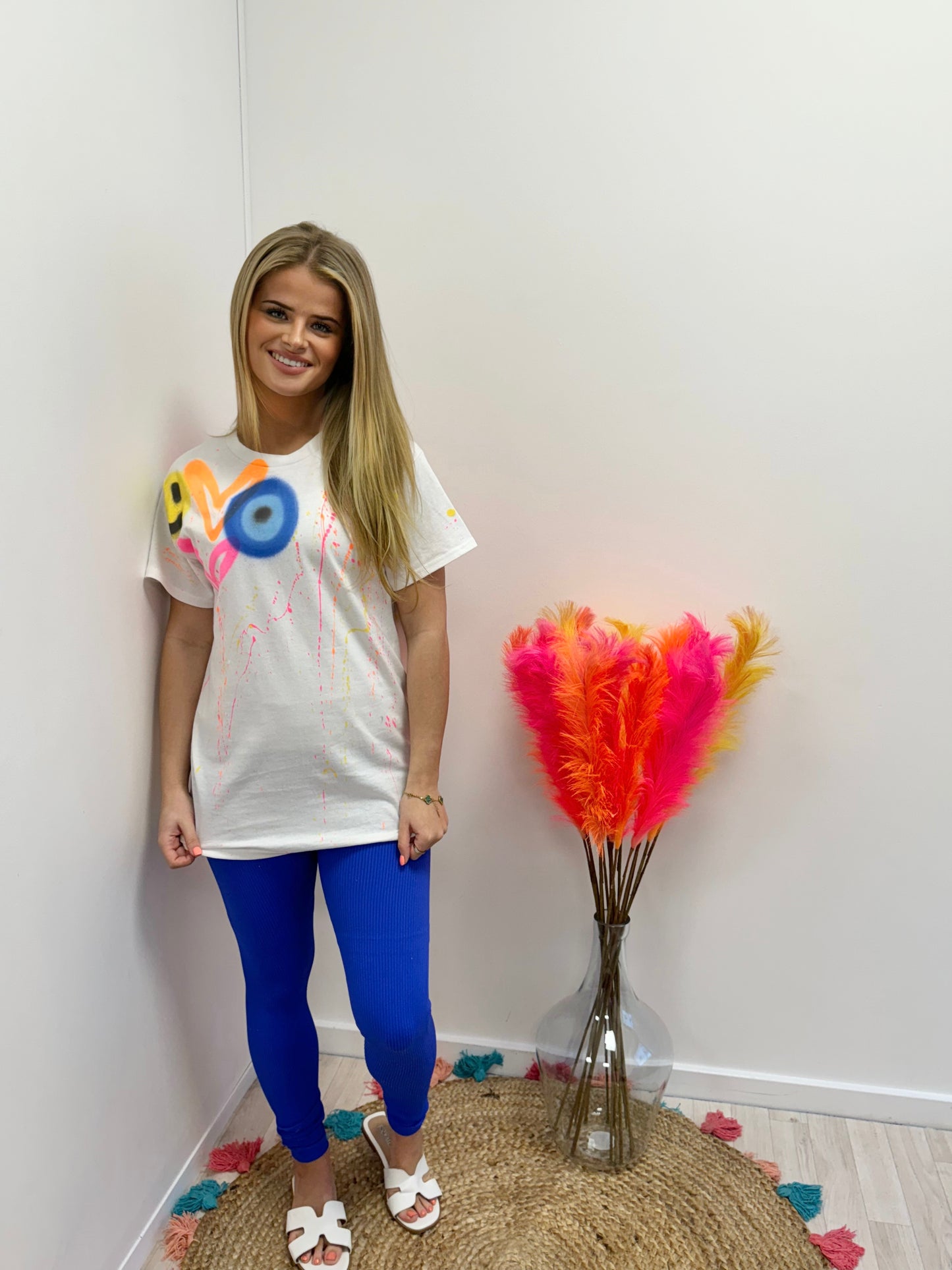 Neon Heart Evil Eye, Smiley T-Shirt