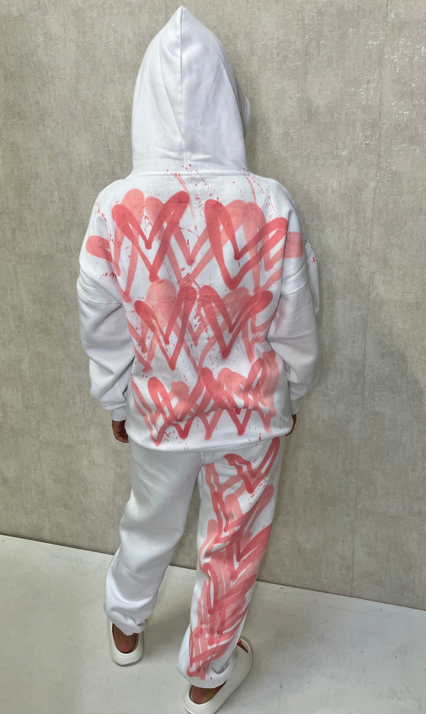 Coral Heart Sprayed White Ribbon Hooded Tracksuit