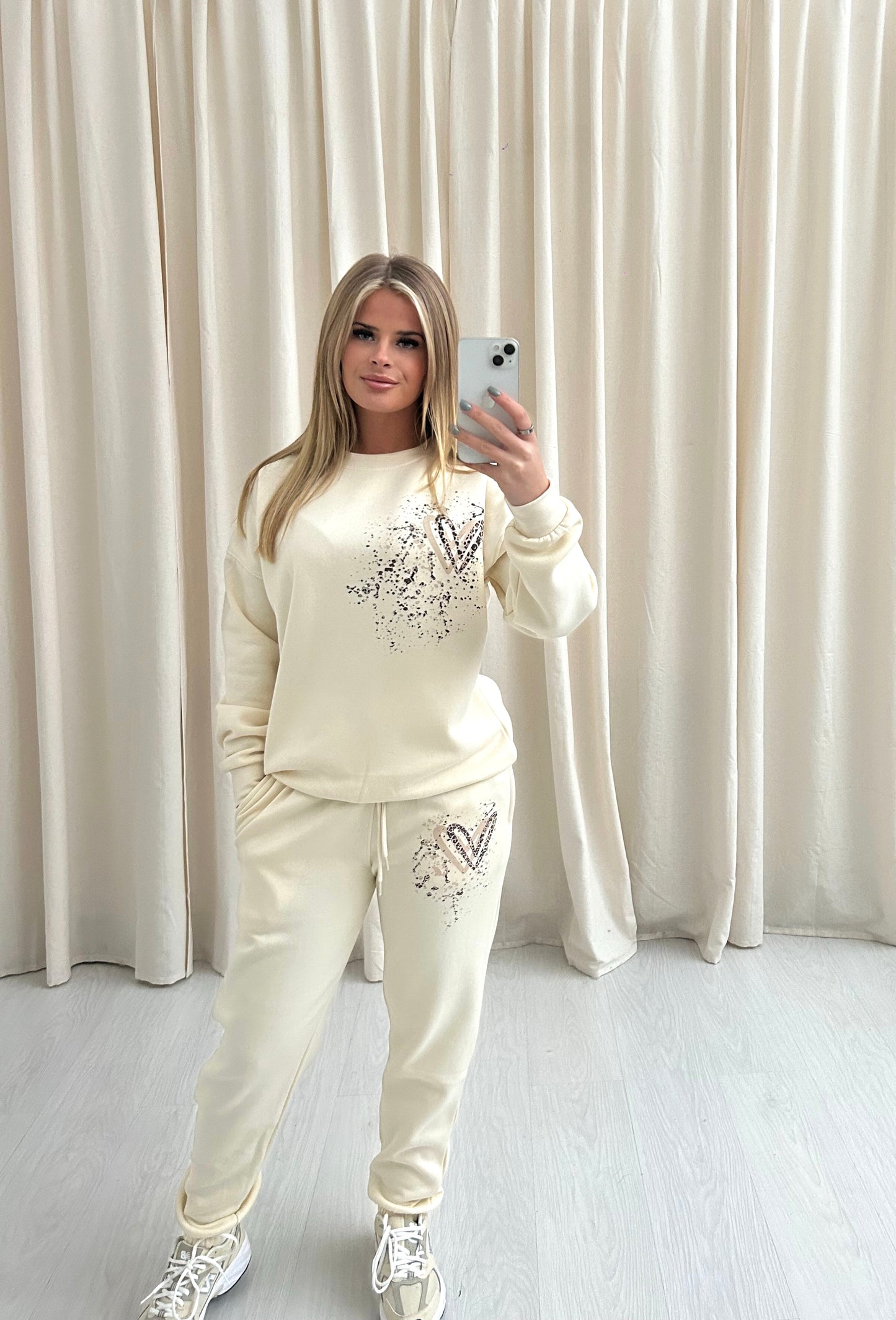 Brown Leopard Heart Graffiti Sweatshirt Tracksuit Cream