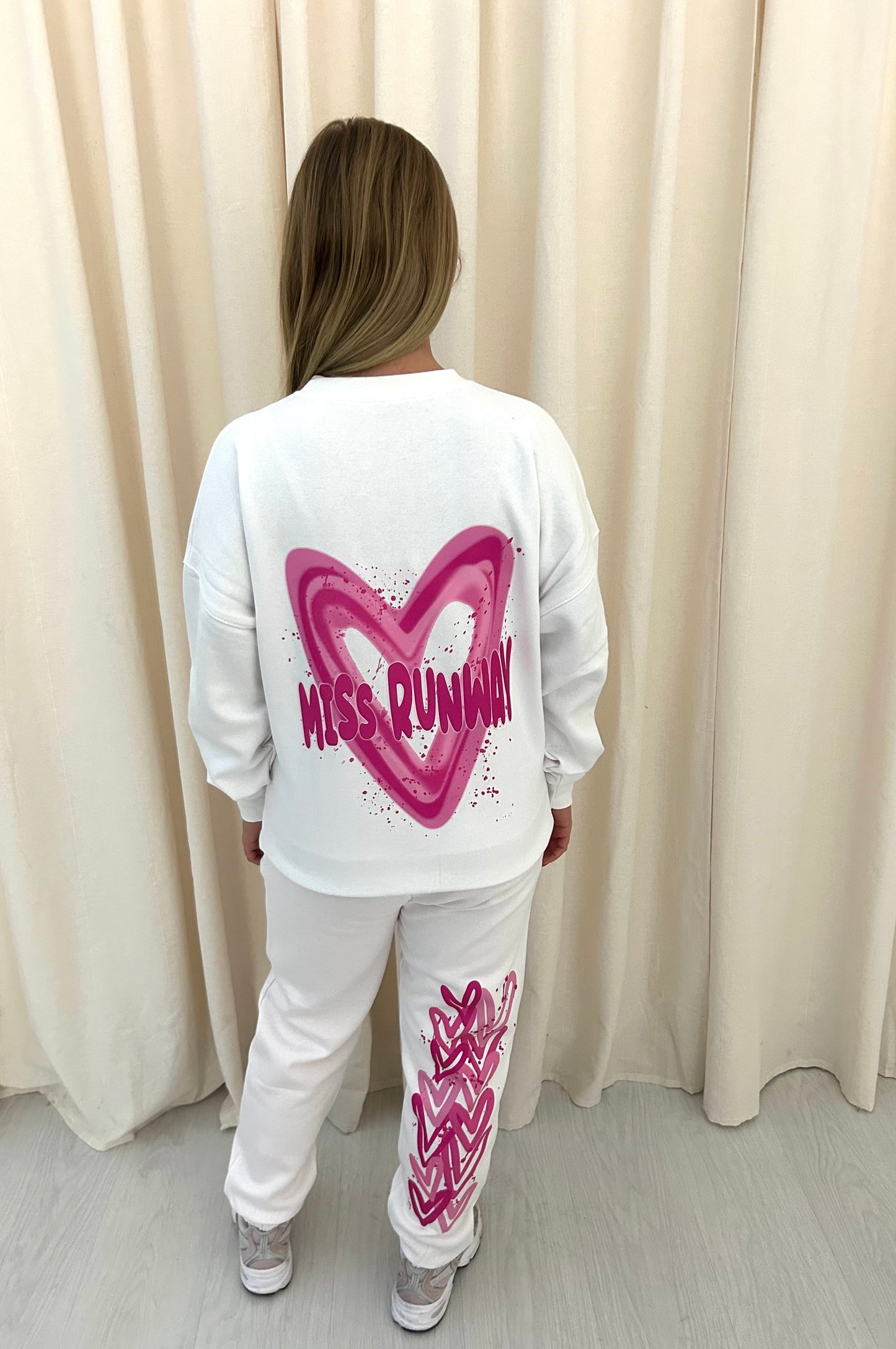 Miss Runway Pink Heart Graffiti Sweatshirt Tracksuit White