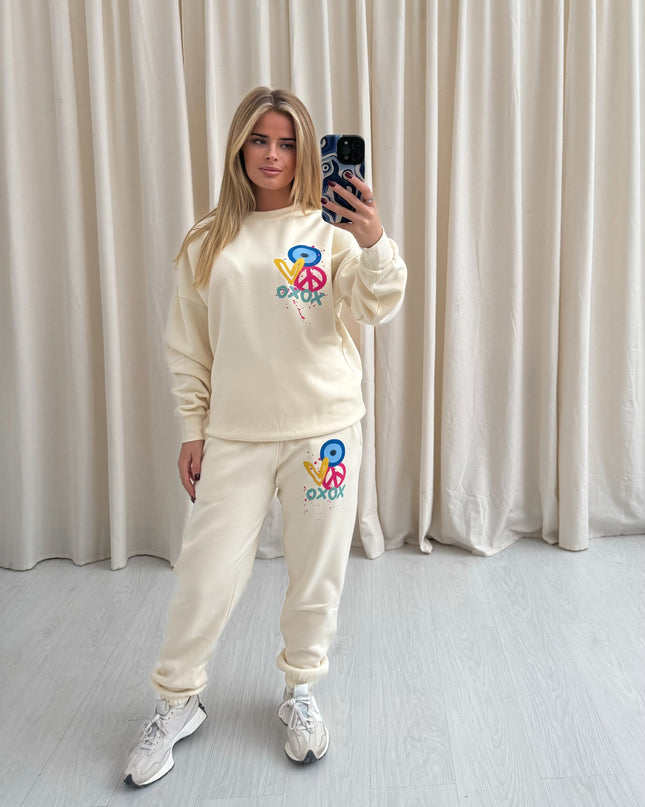 XOXO Graffiti Sweatshirt Tracksuit Cream