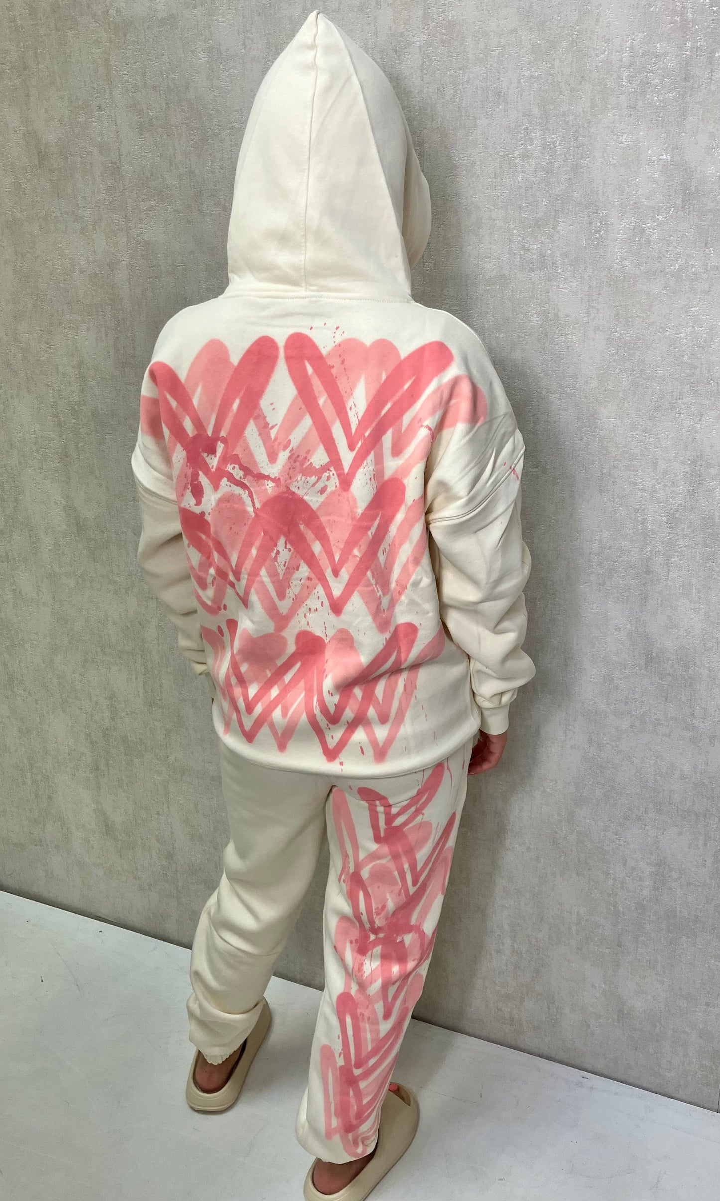 Coral Heart Sprayed Cream Hooded Tracksuit